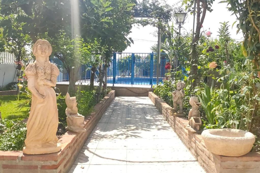 Aguilas Villa